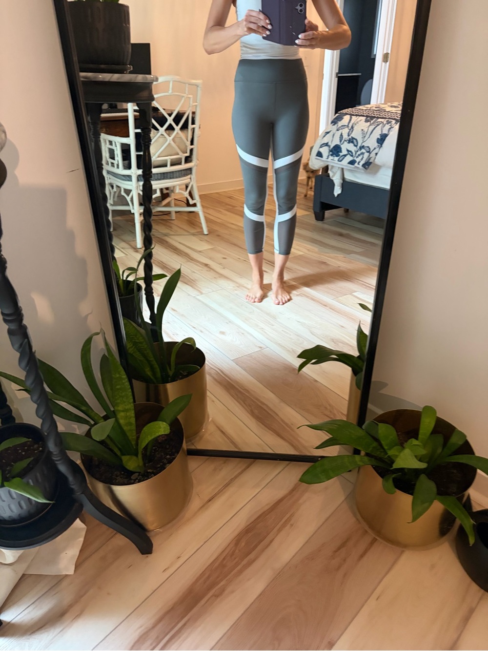 All fenix Pilates yoga pants olive green and white womens Snall